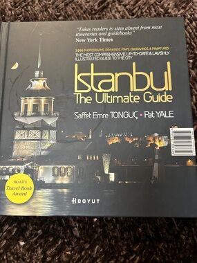 Istanbul: The Ultimate Guide Book